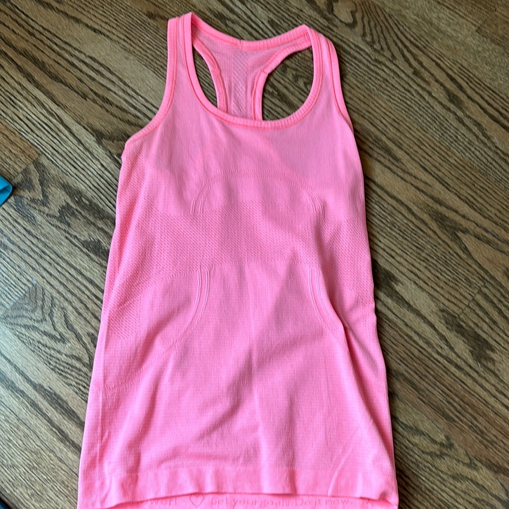 Lululemon coral pink tank top size 4